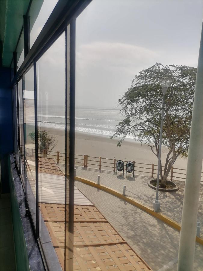 Hospedaje Restaurante El Hombre Puerto Chicama Εξωτερικό φωτογραφία