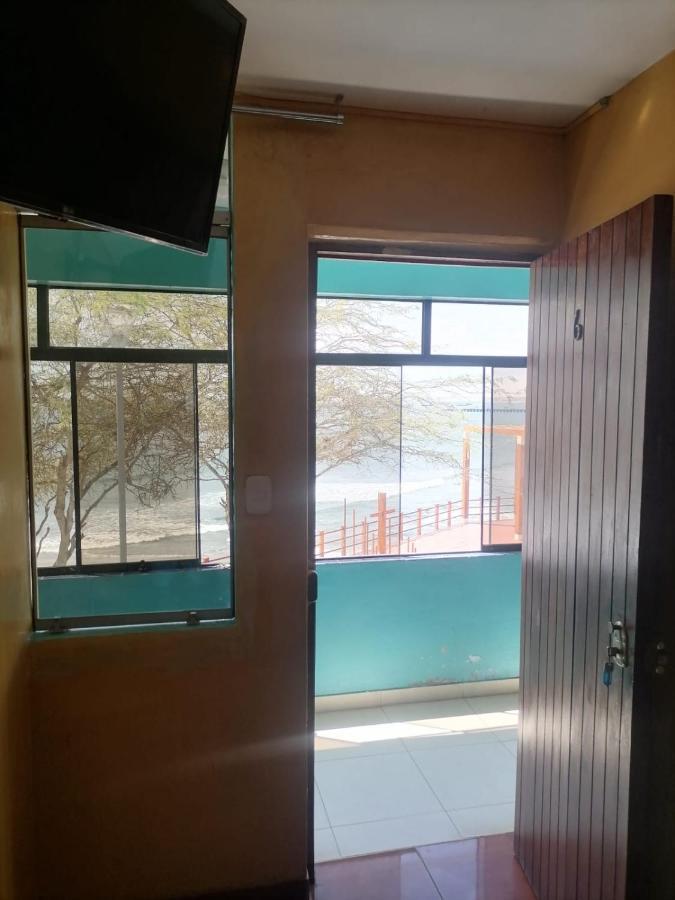 Hospedaje Restaurante El Hombre Puerto Chicama Εξωτερικό φωτογραφία