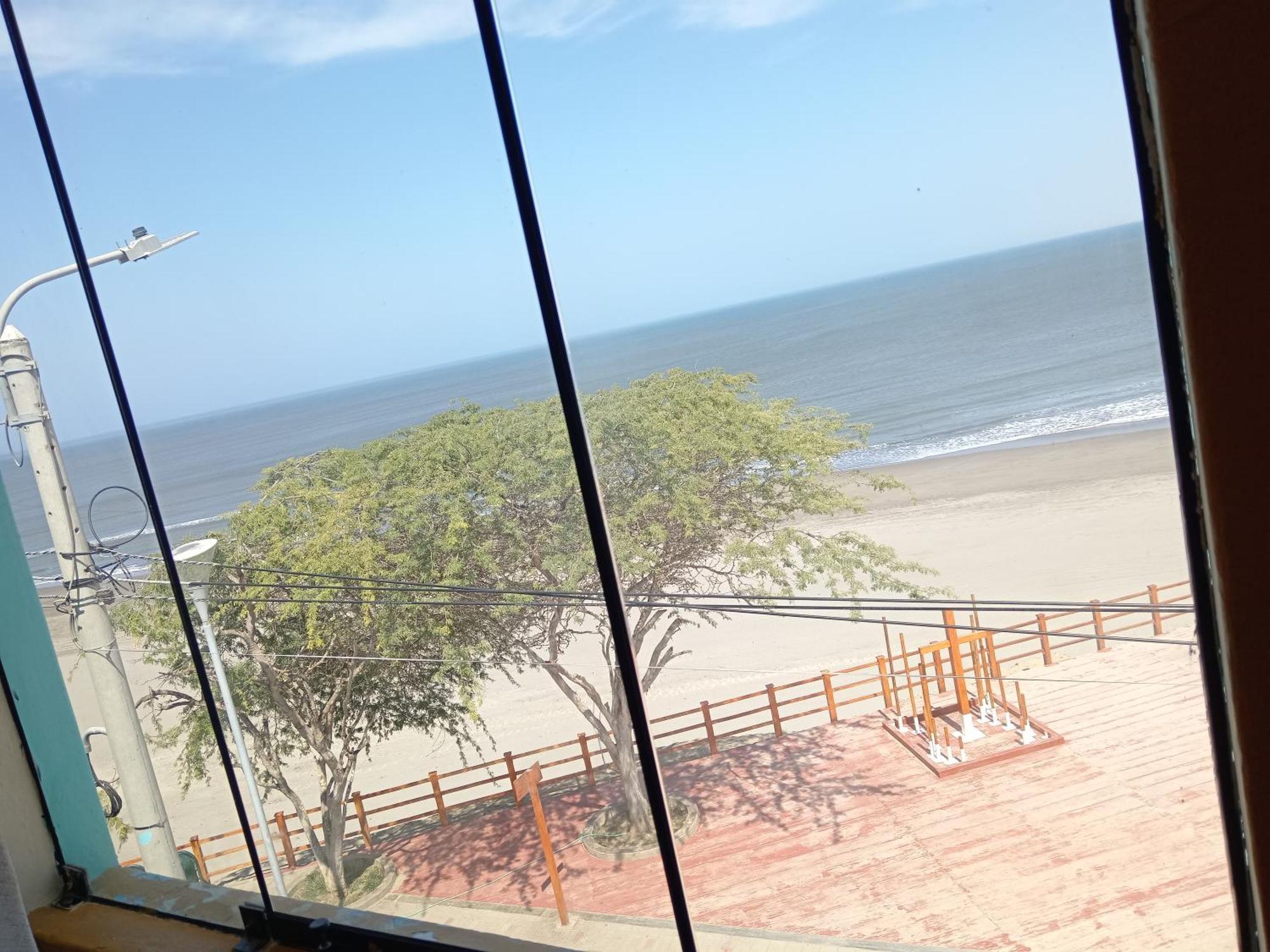 Hospedaje Restaurante El Hombre Puerto Chicama Εξωτερικό φωτογραφία